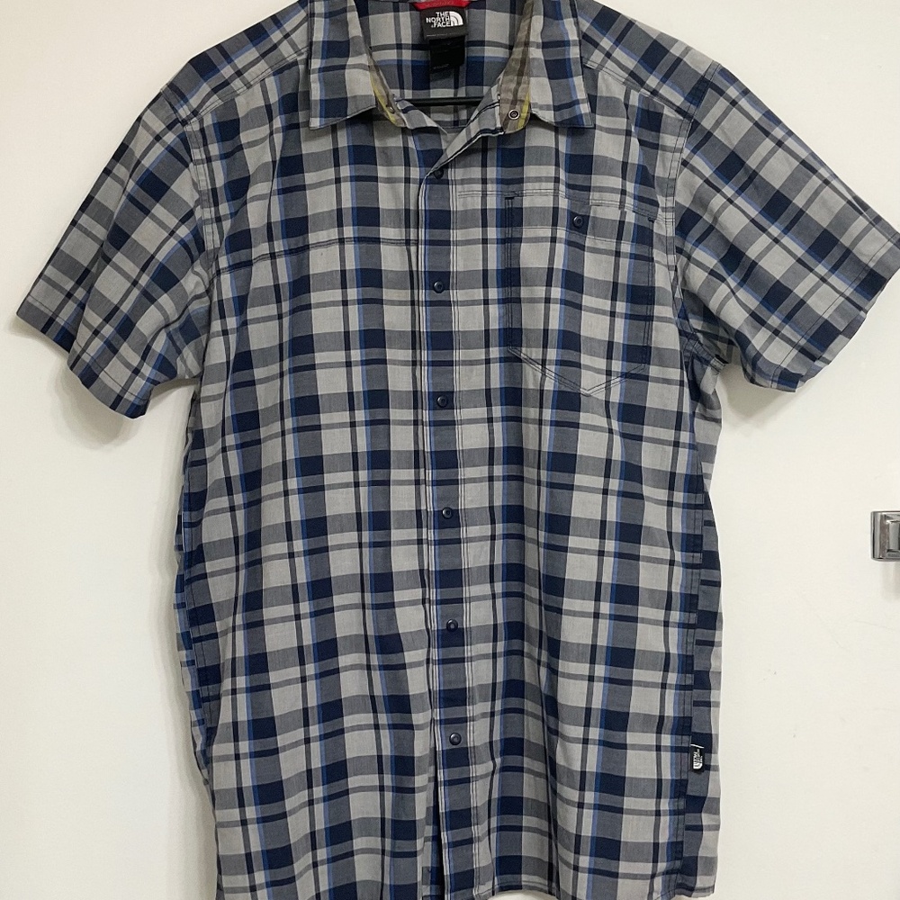 The North Face Mens Plaid Short Sleeve Shirt Snap Buttons Casual Hiking Sz L